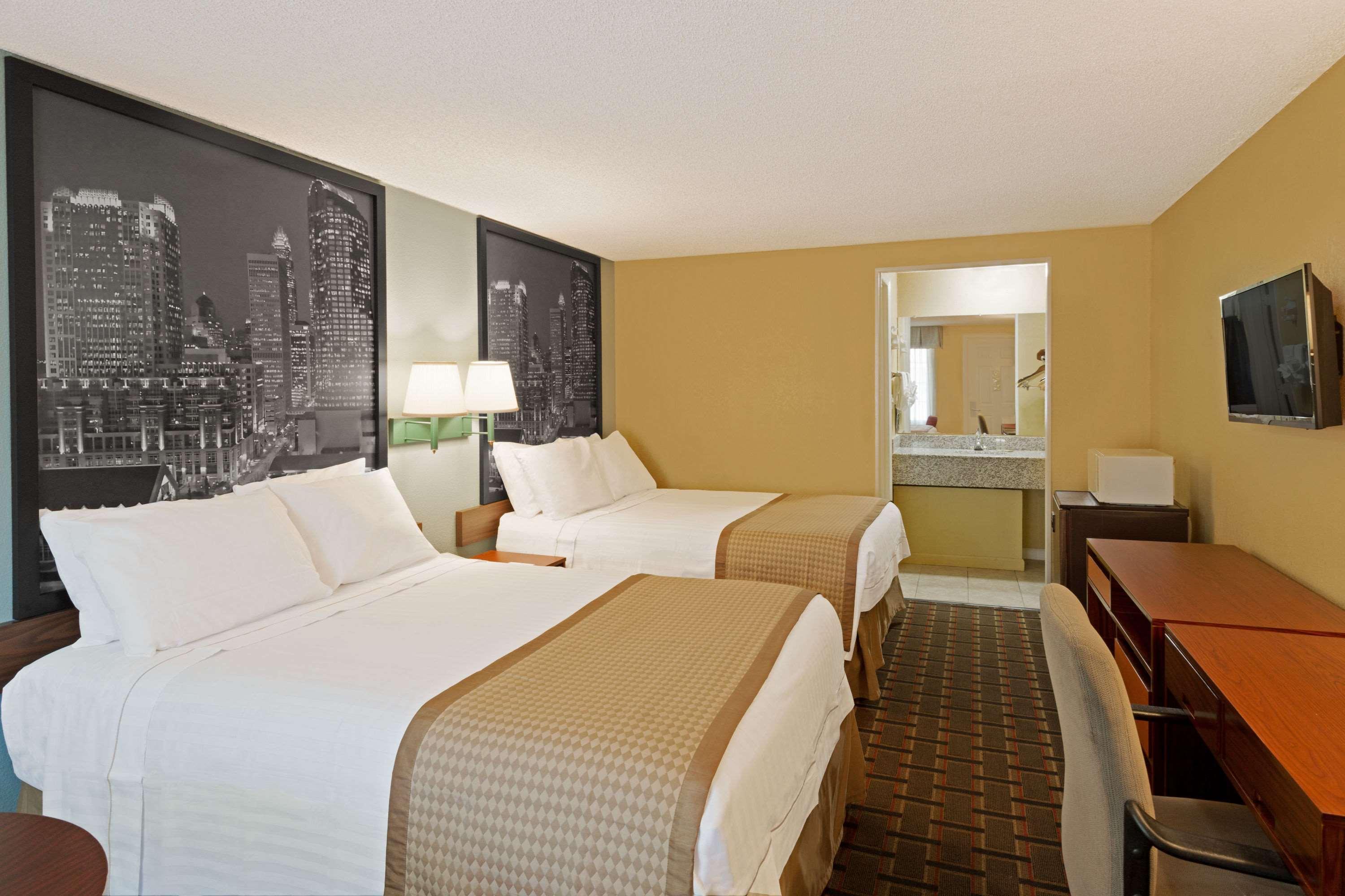 Rodeway Inn Charlotte Airport Area Экстерьер фото
