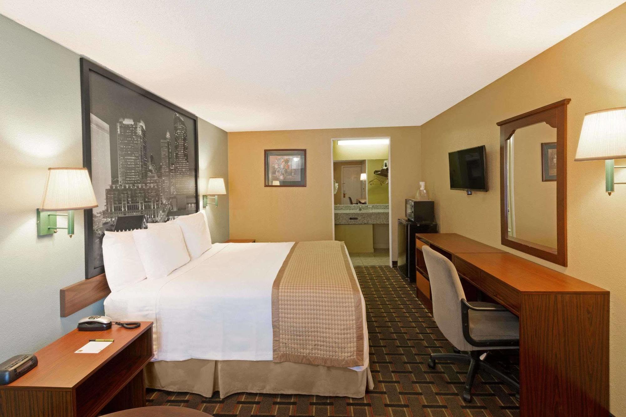 Rodeway Inn Charlotte Airport Area Экстерьер фото